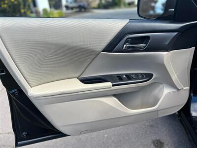 2015 Honda Accord LX   - Photo 14 - Portland, OR 97216