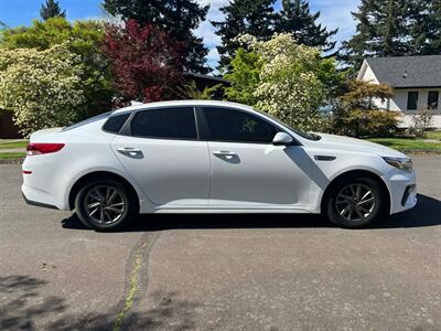 2020 Kia Optima LX   - Photo 11 - Portland, OR 97216