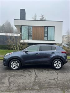 2018 Kia Sportage LX   - Photo 2 - Portland, OR 97216