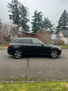 2017 Mercedes-Benz GLC GLC 300 4MATIC   - Photo 8 - Portland, OR 97216