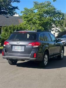 2010 Subaru Outback 2.5i Premium   - Photo 9 - Portland, OR 97216