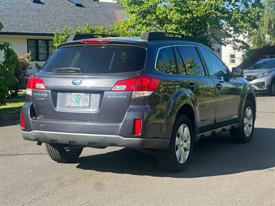 2010 Subaru Outback 2.5i Premium   - Photo 10 - Portland, OR 97216