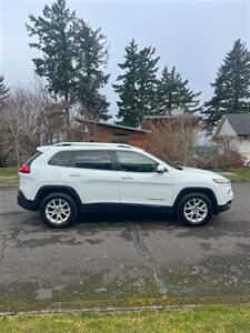 2015 Jeep Cherokee Altitude   - Photo 8 - Portland, OR 97216