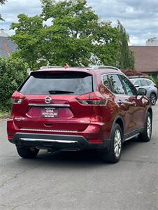 2018 Nissan Rogue SV   - Photo 9 - Portland, OR 97216