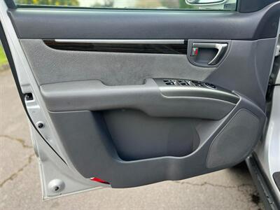 2011 Hyundai SANTA FE SE   - Photo 17 - Portland, OR 97216