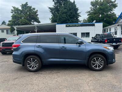 2018 Toyota Highlander XLE   - Photo 12 - Portland, OR 97216
