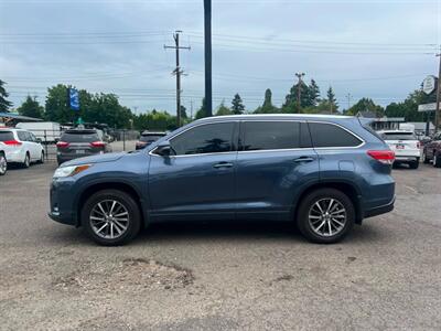 2018 Toyota Highlander XLE   - Photo 4 - Portland, OR 97216