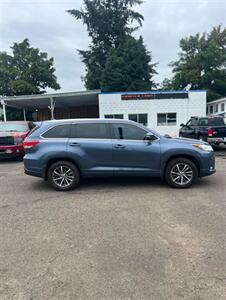 2018 Toyota Highlander XLE   - Photo 11 - Portland, OR 97216