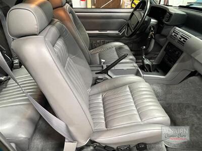 1993 Ford Mustang SVT Cobra   - Photo 19 - Auburn, IN 46706