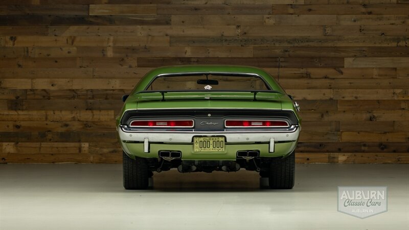 1971 Dodge Challenger 'Hemi' R/T - Photo 4 - Auburn, IN 46706