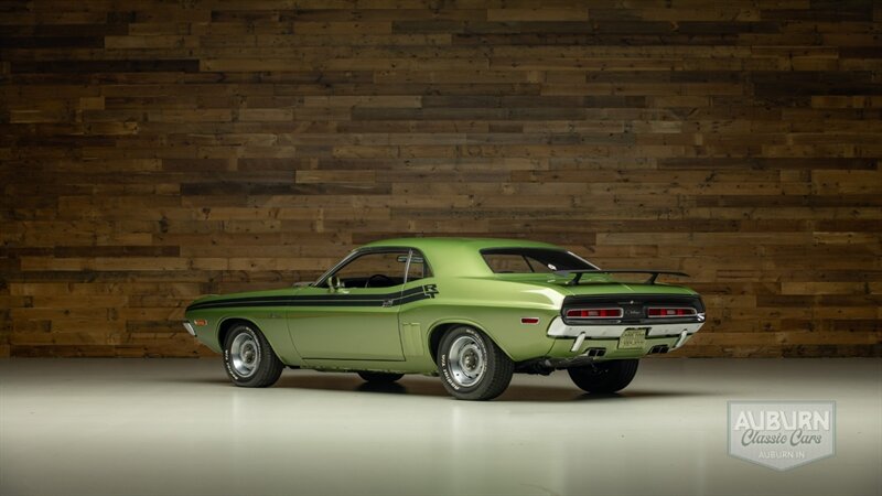1971 Dodge Challenger 'Hemi' R/T - Photo 3 - Auburn, IN 46706