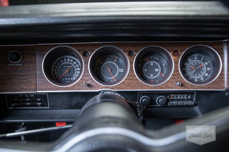 1971 Dodge Challenger 'Hemi' R/T - Photo 12 - Auburn, IN 46706