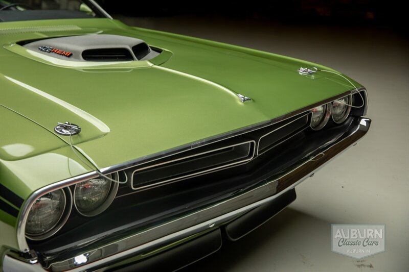 1971 Dodge Challenger 'Hemi' R/T - Photo 10 - Auburn, IN 46706