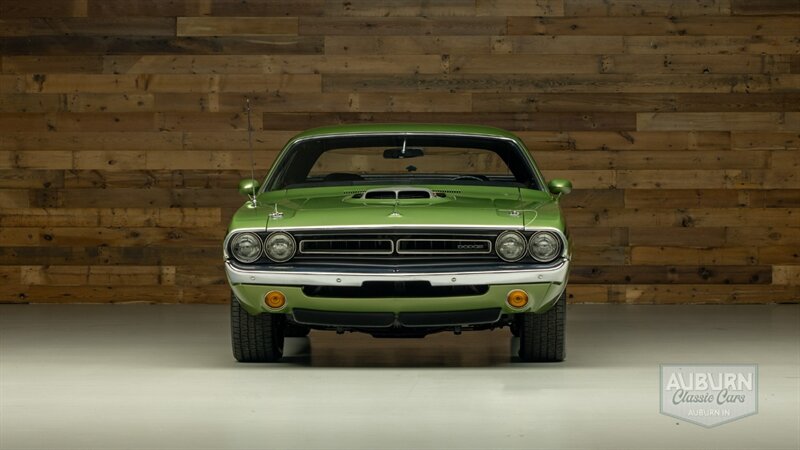 1971 Dodge Challenger 'Hemi' R/T - Photo 8 - Auburn, IN 46706