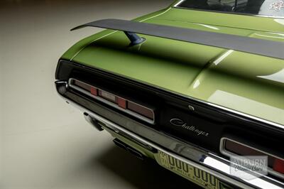 1971 Dodge Challenger 'Hemi' R/T - Photo 16 - Auburn, IN 46706