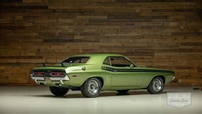1971 Dodge Challenger 'Hemi' R/T - Photo 5 - Auburn, IN 46706