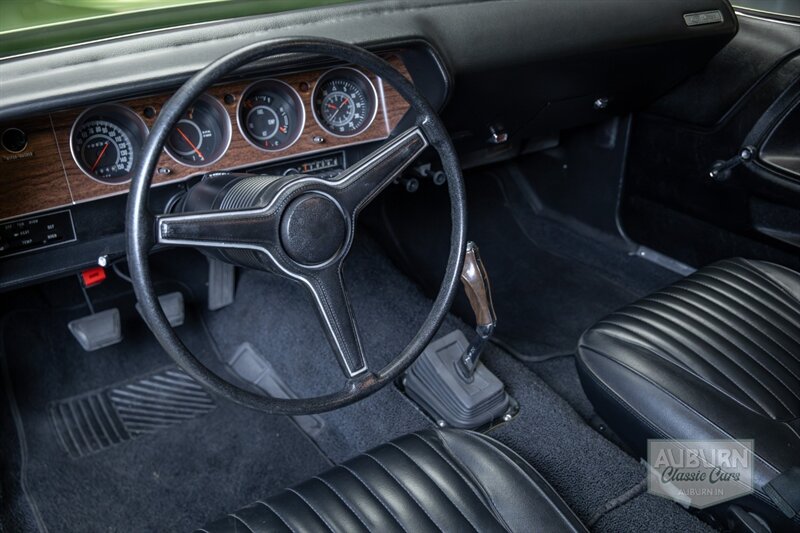 1971 Dodge Challenger 'Hemi' R/T - Photo 11 - Auburn, IN 46706