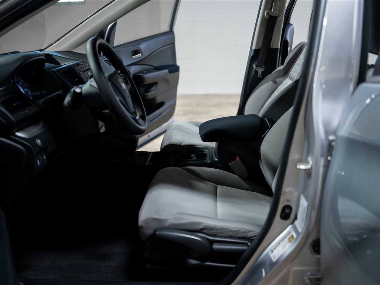 2016 Honda CR-V LX - Photo 25 - Peoria, IL 61615