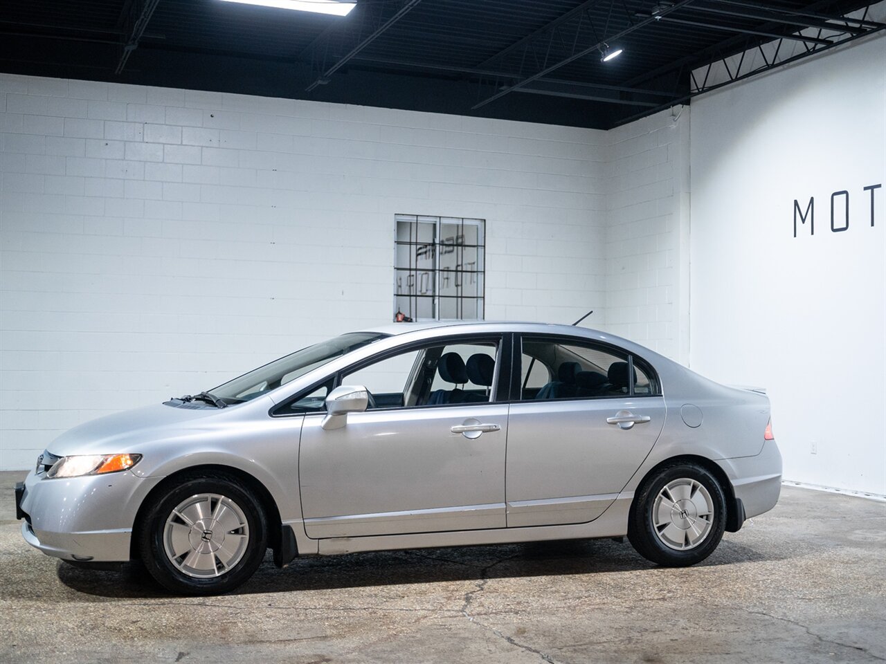 2007 Honda Civic Hybrid - Photo 8 - Peoria, IL 61615