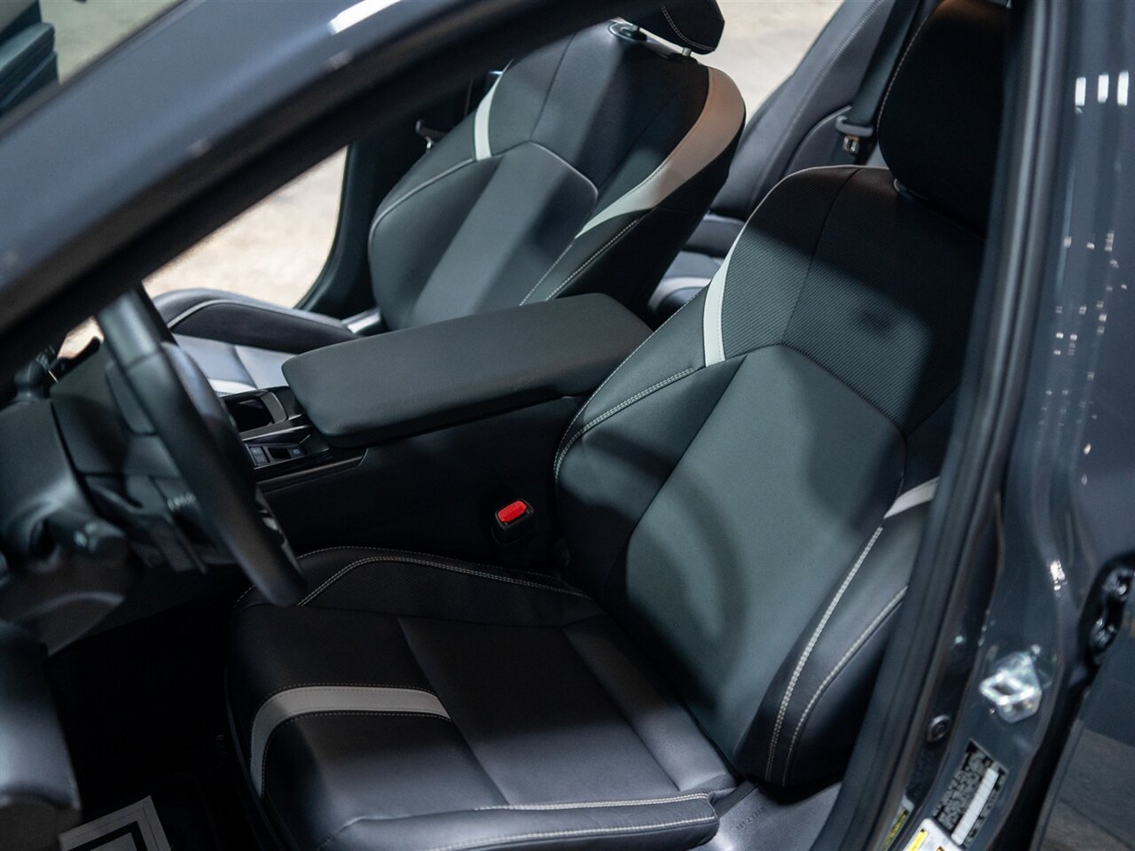 2026 Toyota Camry SE - Photo 29 - Peoria, IL 61615