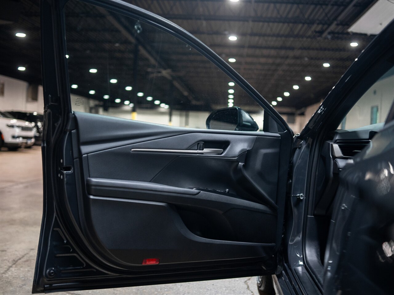 2026 Toyota Camry SE - Photo 39 - Peoria, IL 61615