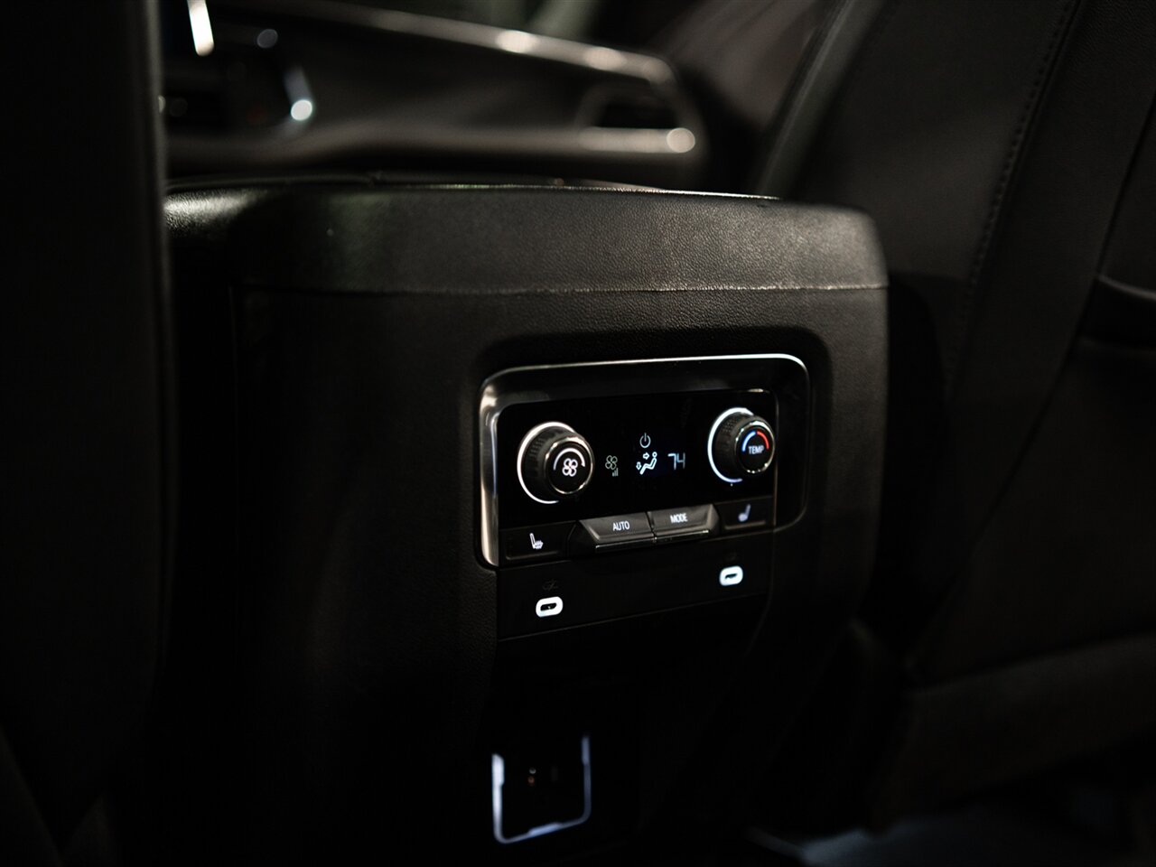 2024 Chevrolet Tahoe RST   - Photo 39 - Peoria, IL 61615