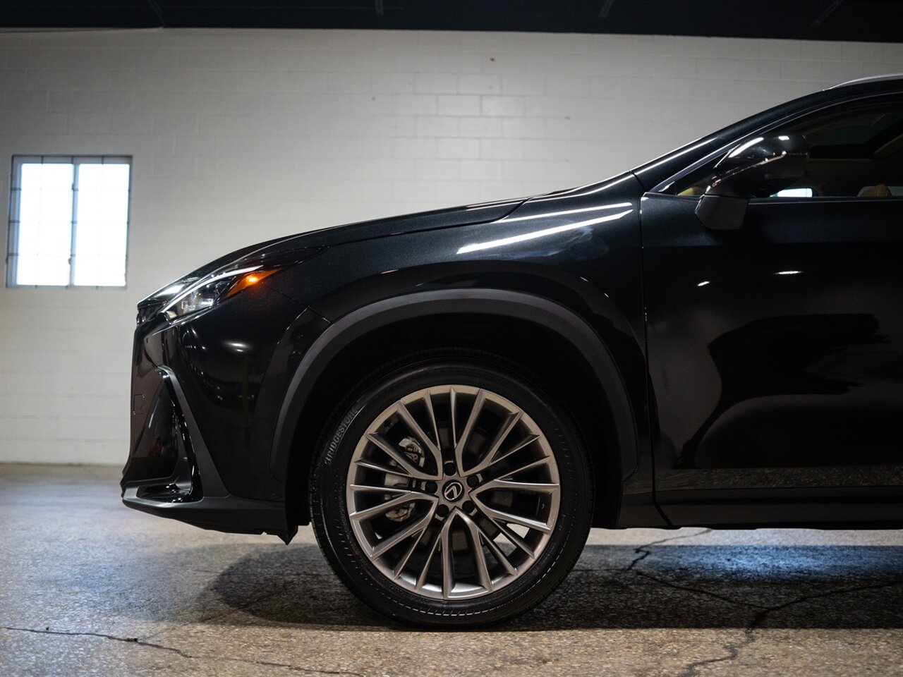 2025 Lexus NX 350h Premium - Photo 8 - Peoria, IL 61615