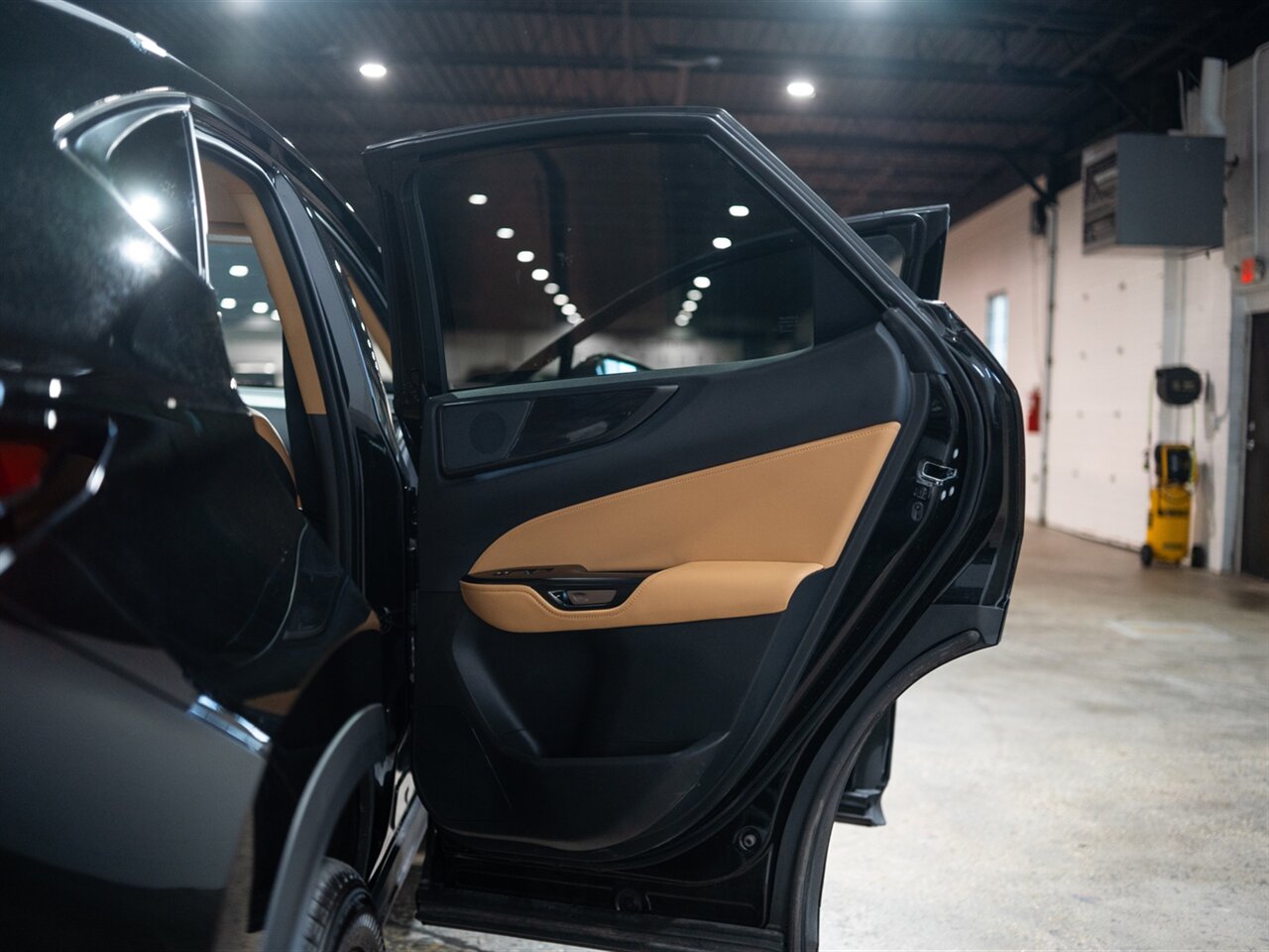 2025 Lexus NX 350h Premium - Photo 36 - Peoria, IL 61615