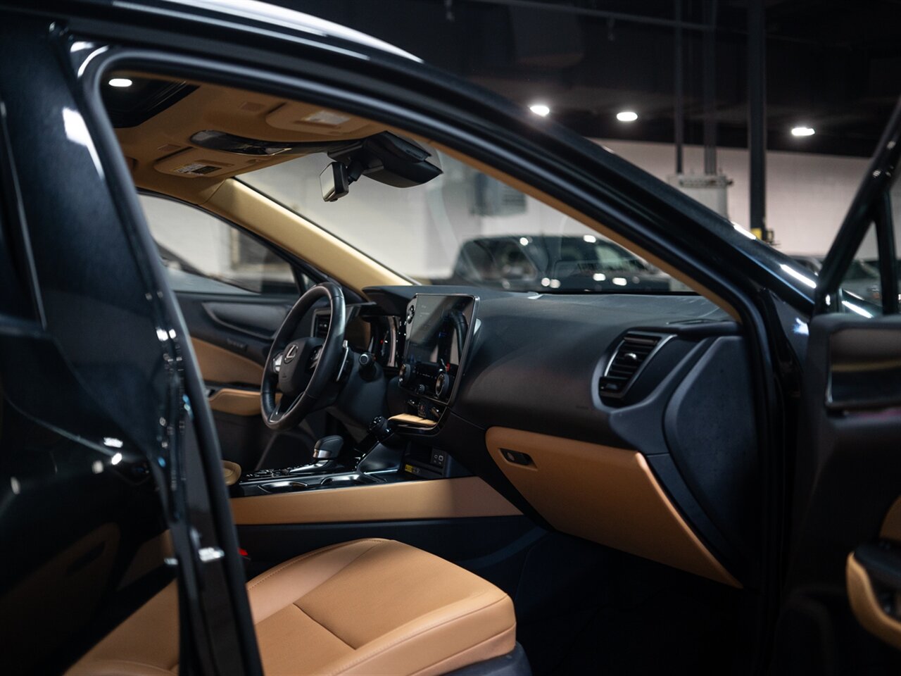 2025 Lexus NX 350h Premium - Photo 29 - Peoria, IL 61615