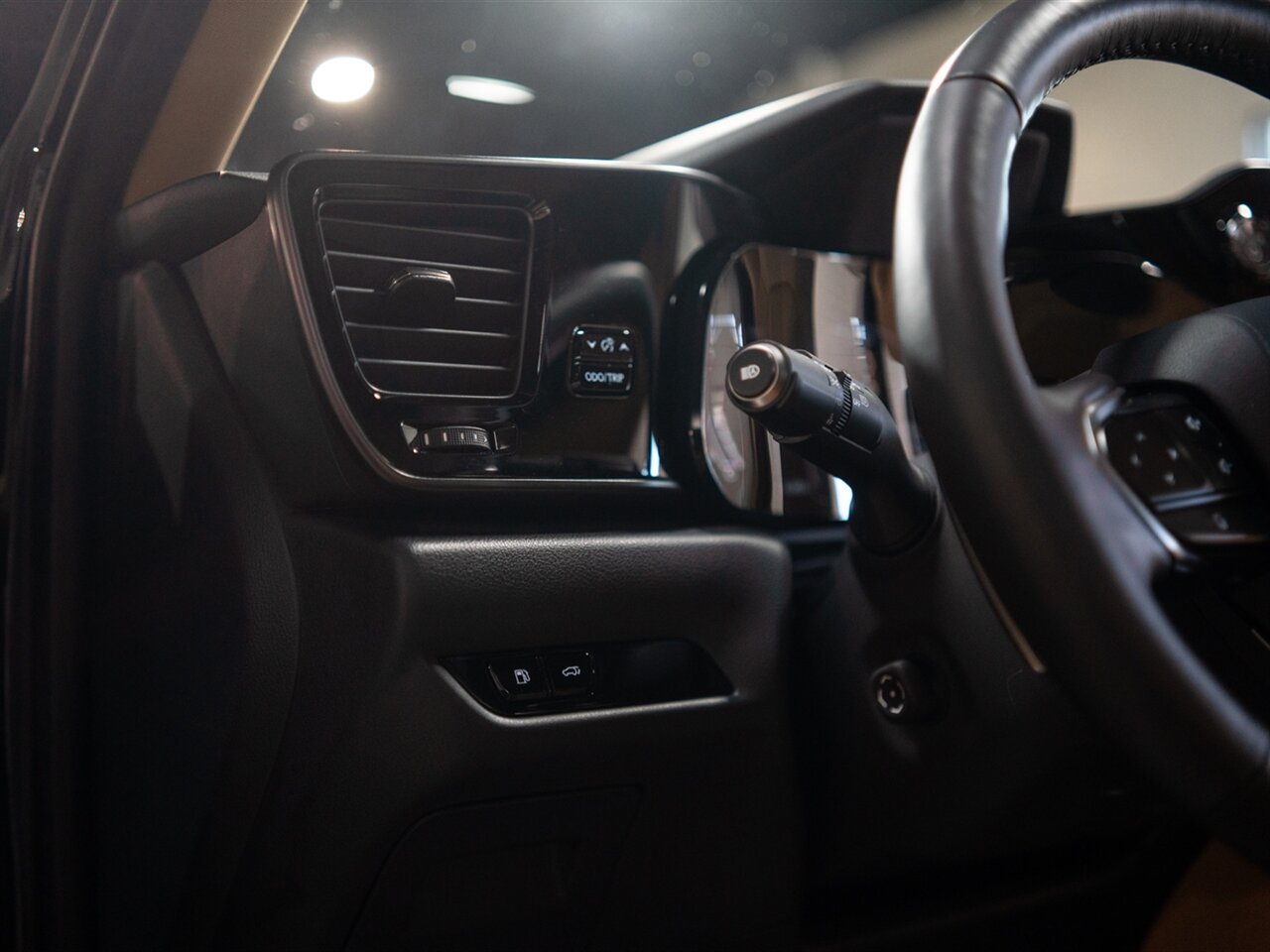 2025 Lexus NX 350h Premium - Photo 24 - Peoria, IL 61615