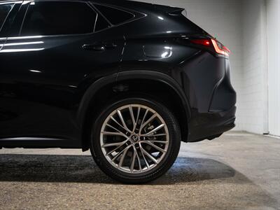 2025 Lexus NX 350h Premium - Photo 9 - Peoria, IL 61615