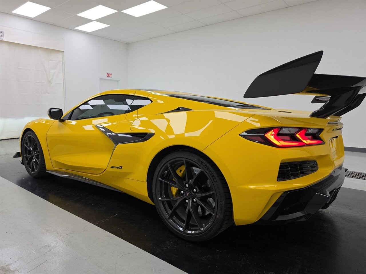 2026 Chevrolet Corvette ZR1   - Photo 2 - Peoria, IL 61615