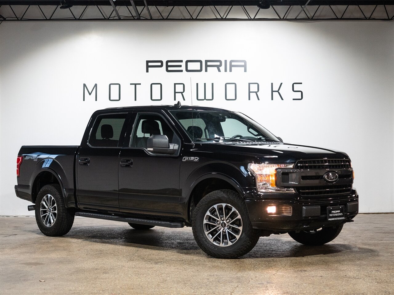 2020 Ford F-150 XLT   - Photo 1 - Peoria, IL 61615