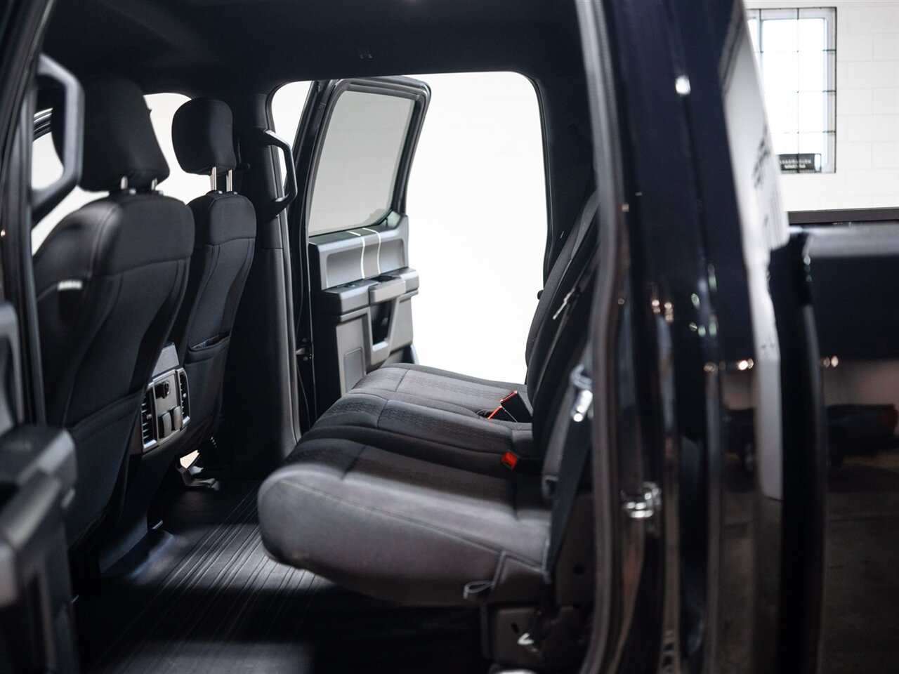 2020 Ford F-150 XLT - Photo 29 - Peoria, IL 61615