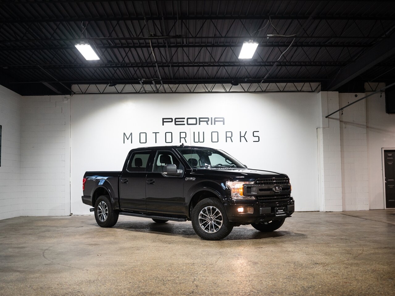 2020 Ford F-150 XLT - Photo 2 - Peoria, IL 61615