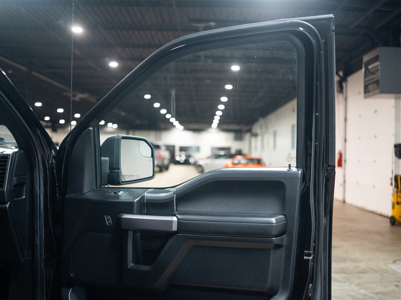 2020 Ford F-150 XLT - Photo 33 - Peoria, IL 61615