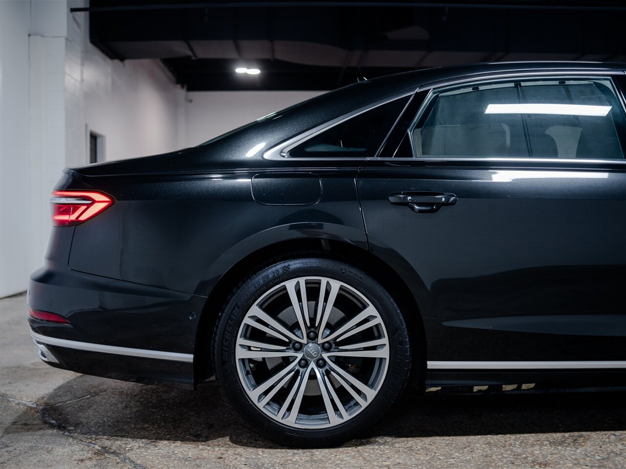 2020 Audi A8 L quattro 60 TFSI   - Photo 12 - Peoria, IL 61615