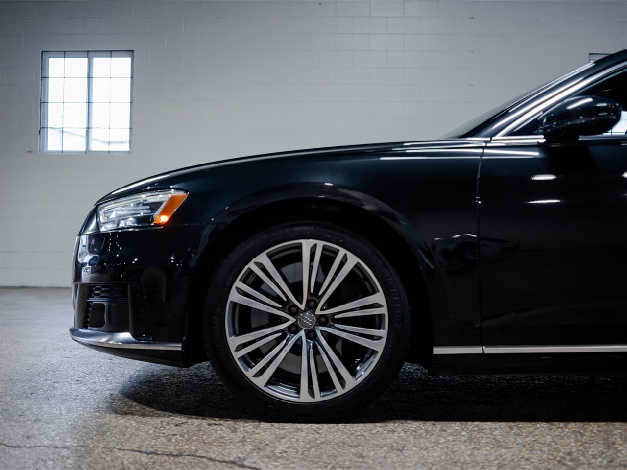 2020 Audi A8 L quattro 60 TFSI   - Photo 10 - Peoria, IL 61615