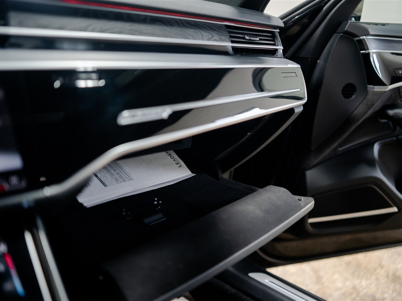 2020 Audi A8 L quattro 60 TFSI   - Photo 24 - Peoria, IL 61615