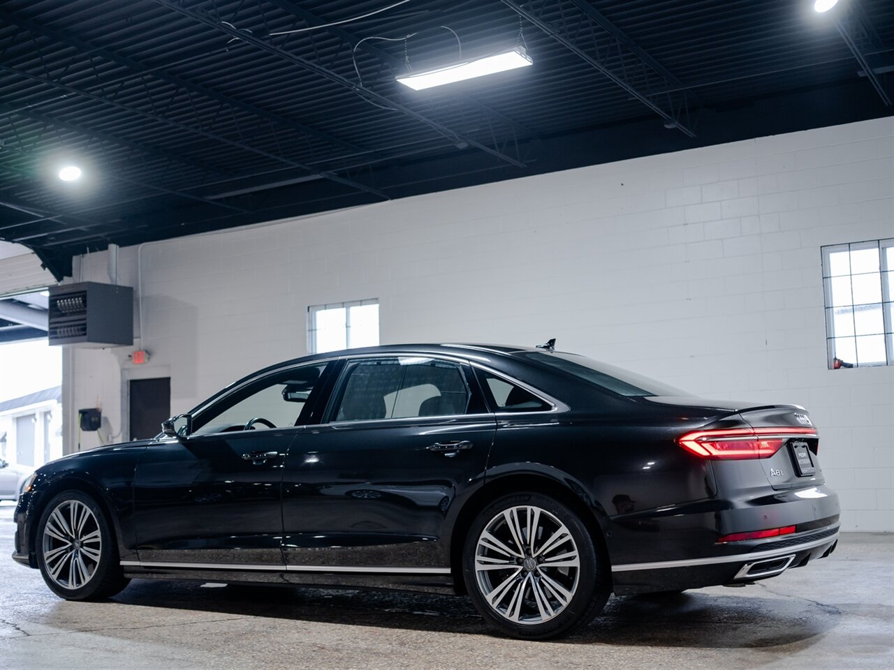 2020 Audi A8 L quattro 60 TFSI   - Photo 8 - Peoria, IL 61615