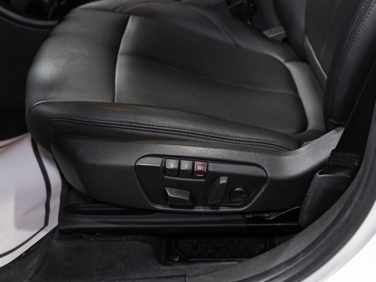 2018 BMW X1 xDrive28i   - Photo 27 - Peoria, IL 61615