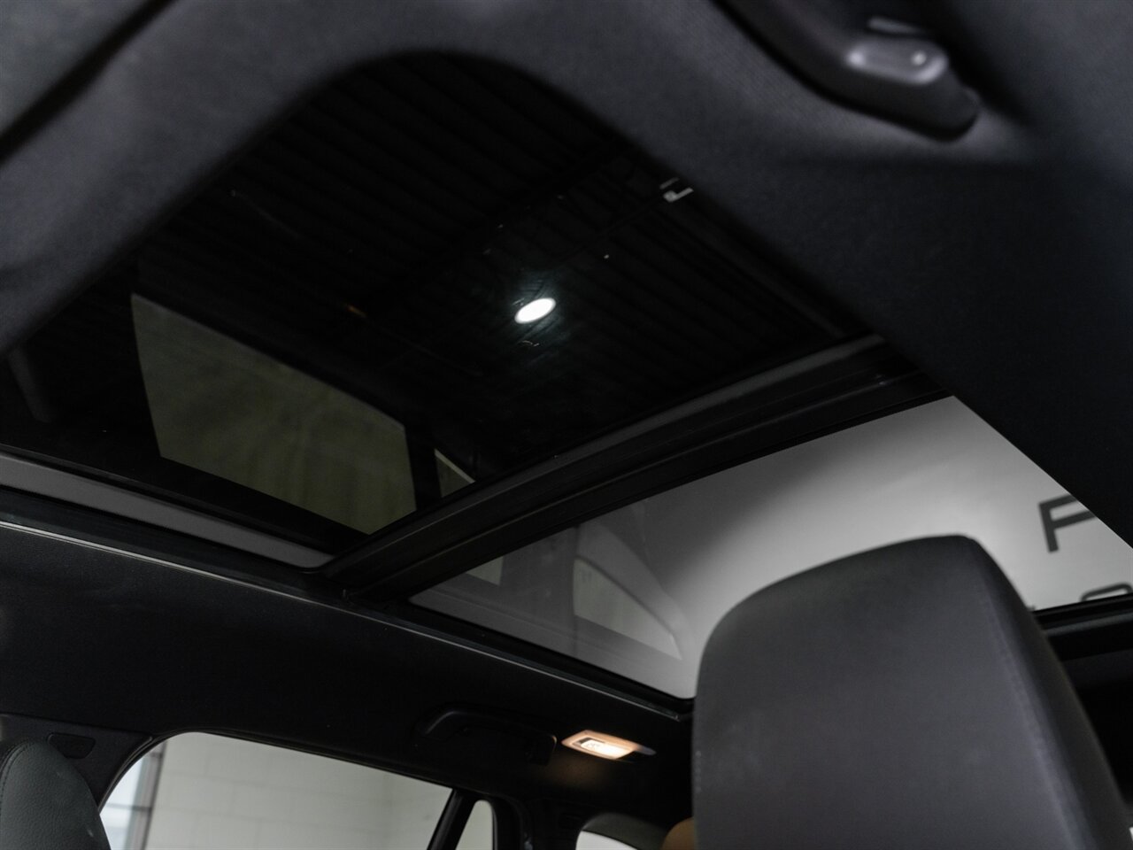 2018 BMW X1 xDrive28i   - Photo 16 - Peoria, IL 61615