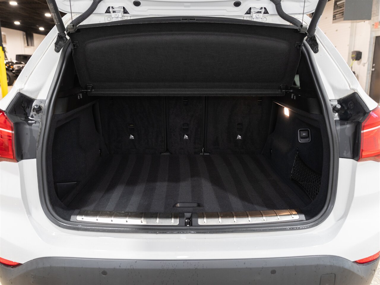 2018 BMW X1 xDrive28i   - Photo 15 - Peoria, IL 61615