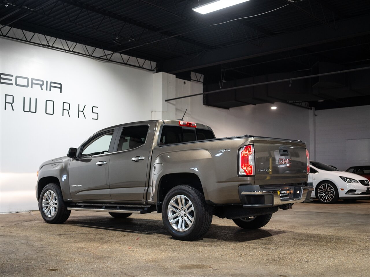 2016 GMC Canyon SLT   - Photo 8 - Peoria, IL 61615