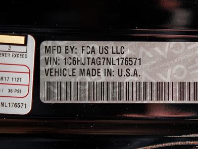 2022 Jeep Gladiator Sport S   - Photo 43 - Peoria, IL 61615