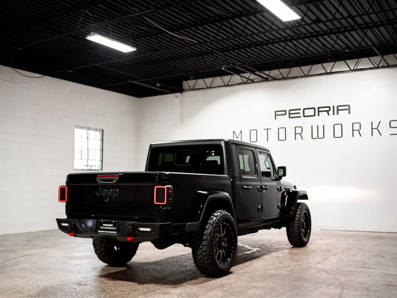 2022 Jeep Gladiator Sport S   - Photo 6 - Peoria, IL 61615