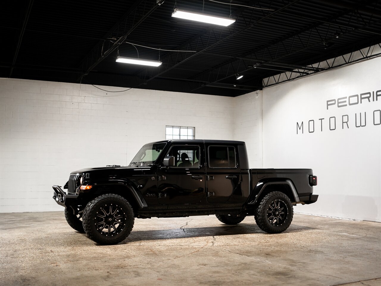 2022 Jeep Gladiator Sport S   - Photo 3 - Peoria, IL 61615