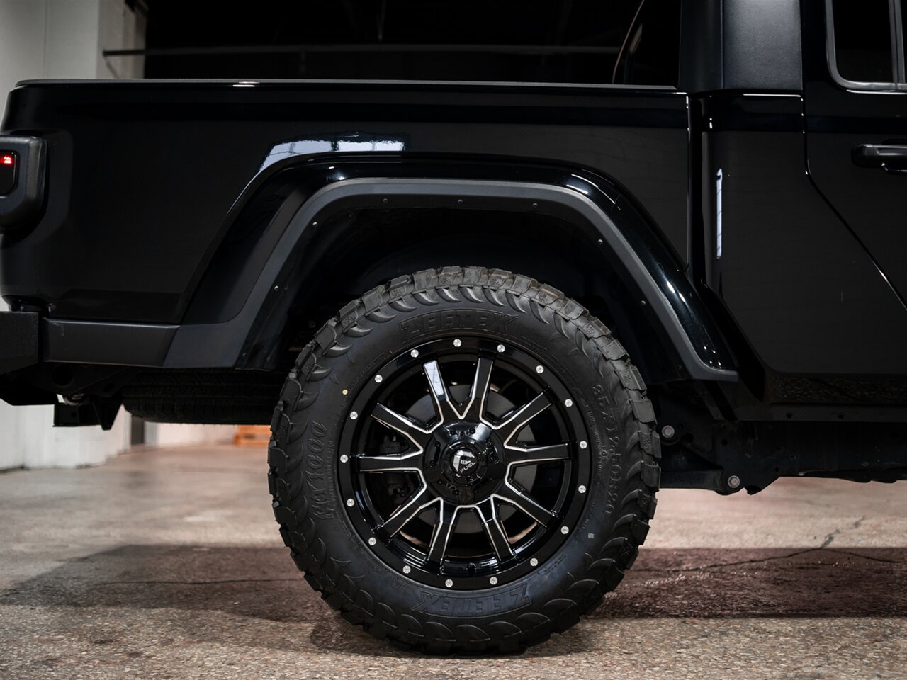 2022 Jeep Gladiator Sport S   - Photo 14 - Peoria, IL 61615