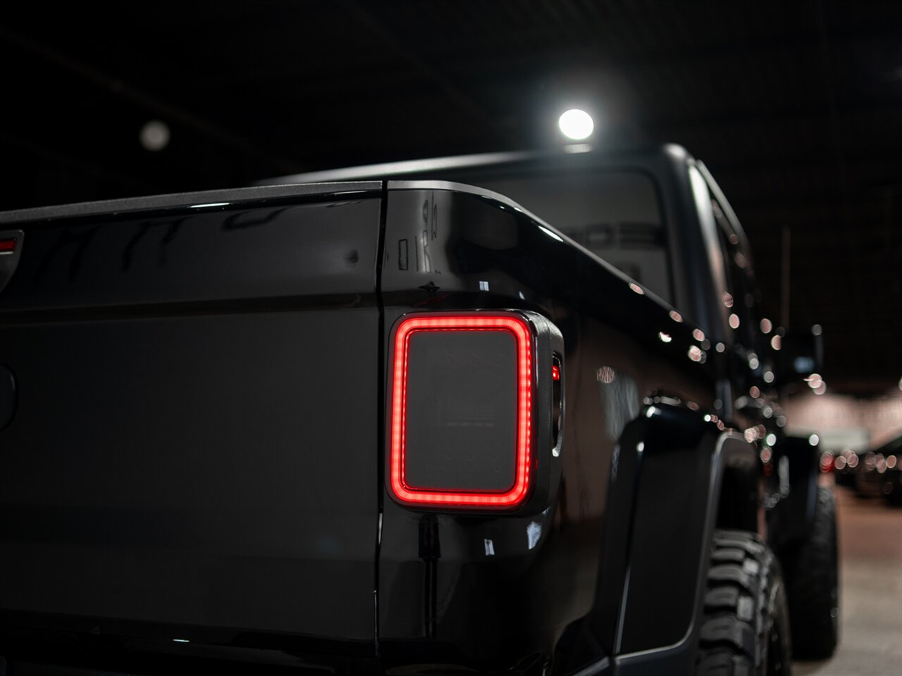 2022 Jeep Gladiator Sport S   - Photo 13 - Peoria, IL 61615