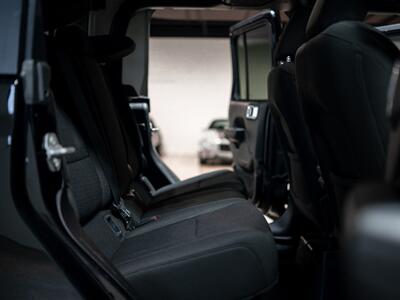 2022 Jeep Gladiator Sport S   - Photo 40 - Peoria, IL 61615